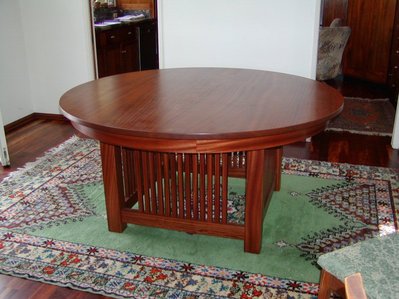 Craftsman Style Round Table